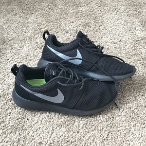 Nike roshes